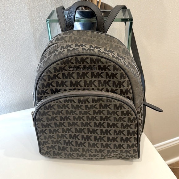 Michael Kors Signature Backpack - Picture 1 of 4